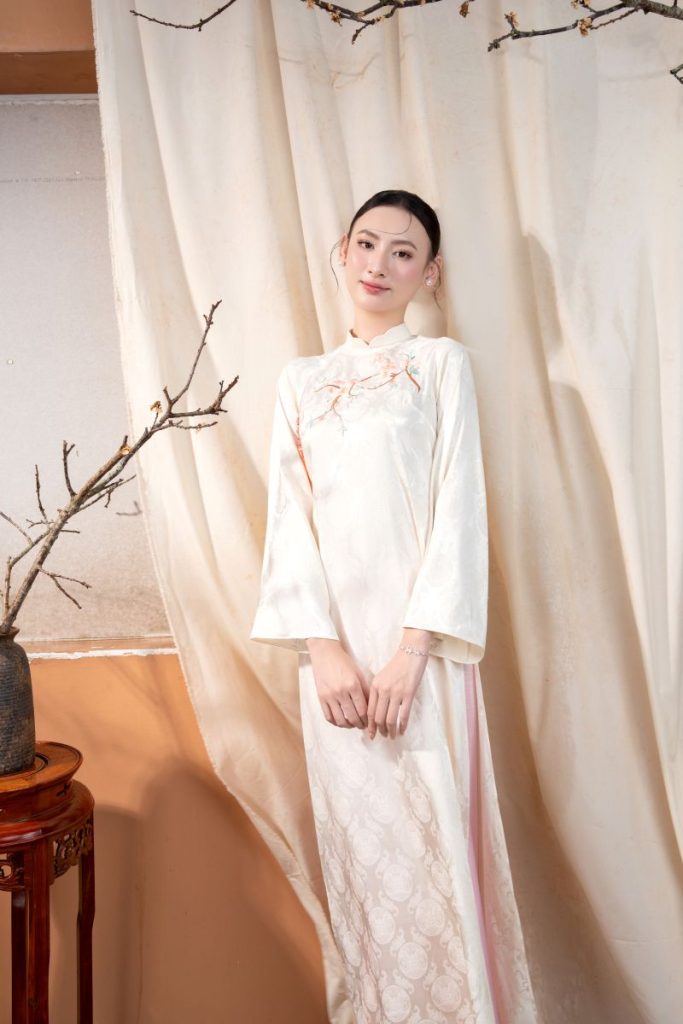 Áo dài tết mệnh Kim